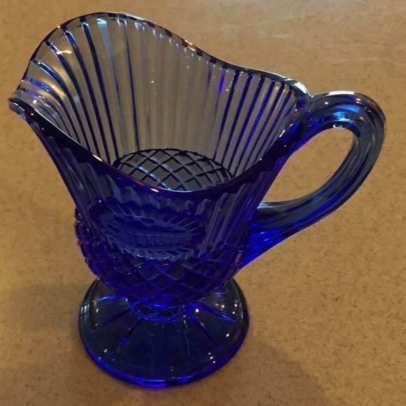 VINTAGE small cut glass cobalt blue pitcher in great condition. AVON - Picture 3 of 12